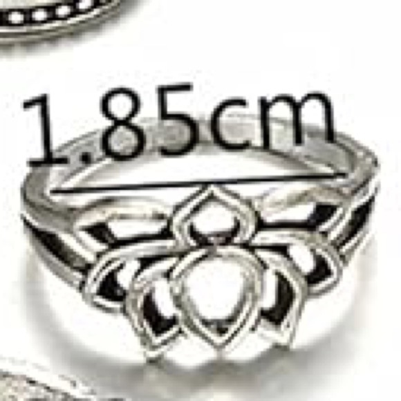 Silver Toned Lotus Ring - Picture 7 of 8